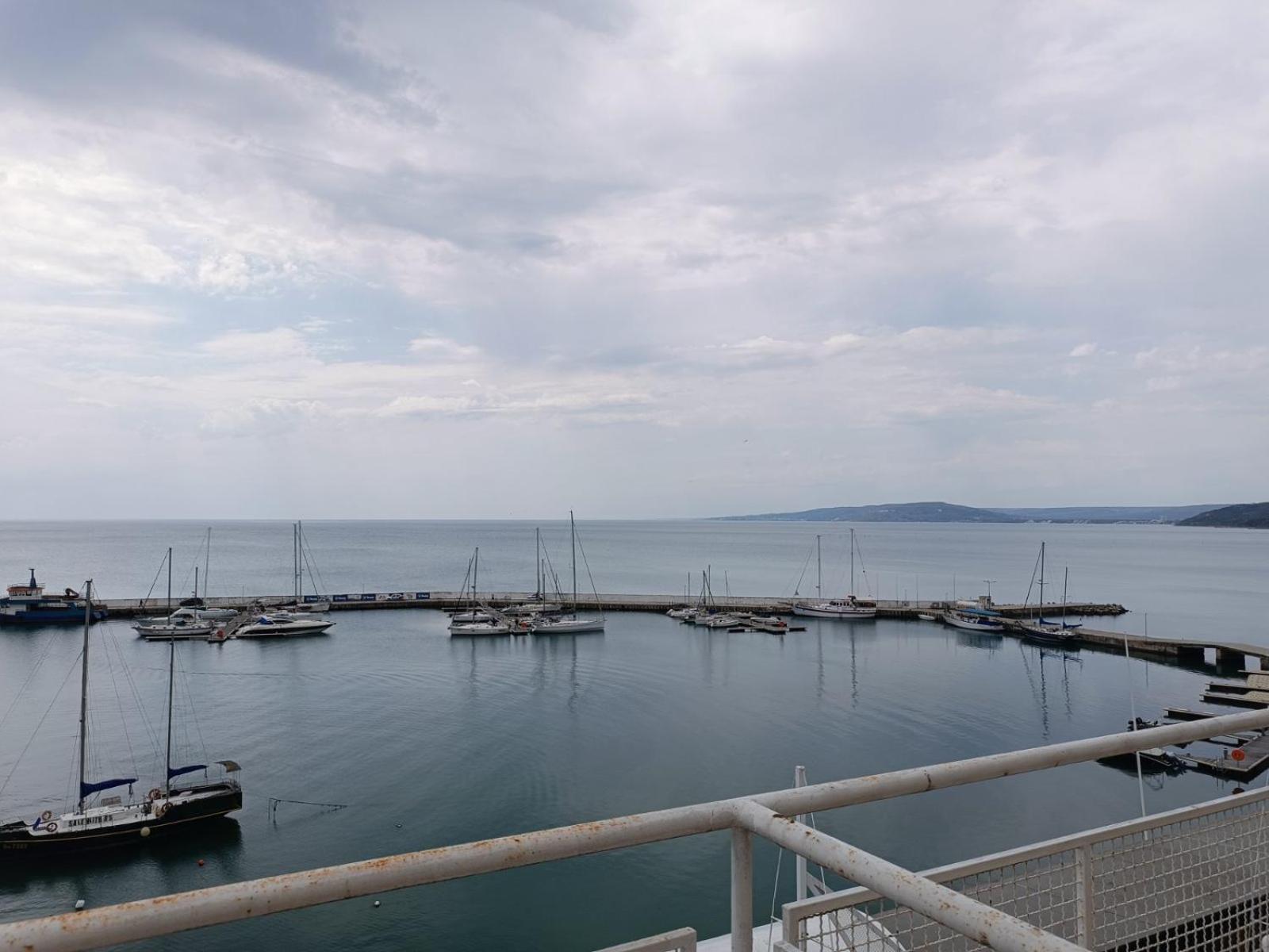 Lotos Hotel Balchik Eksteriør billede