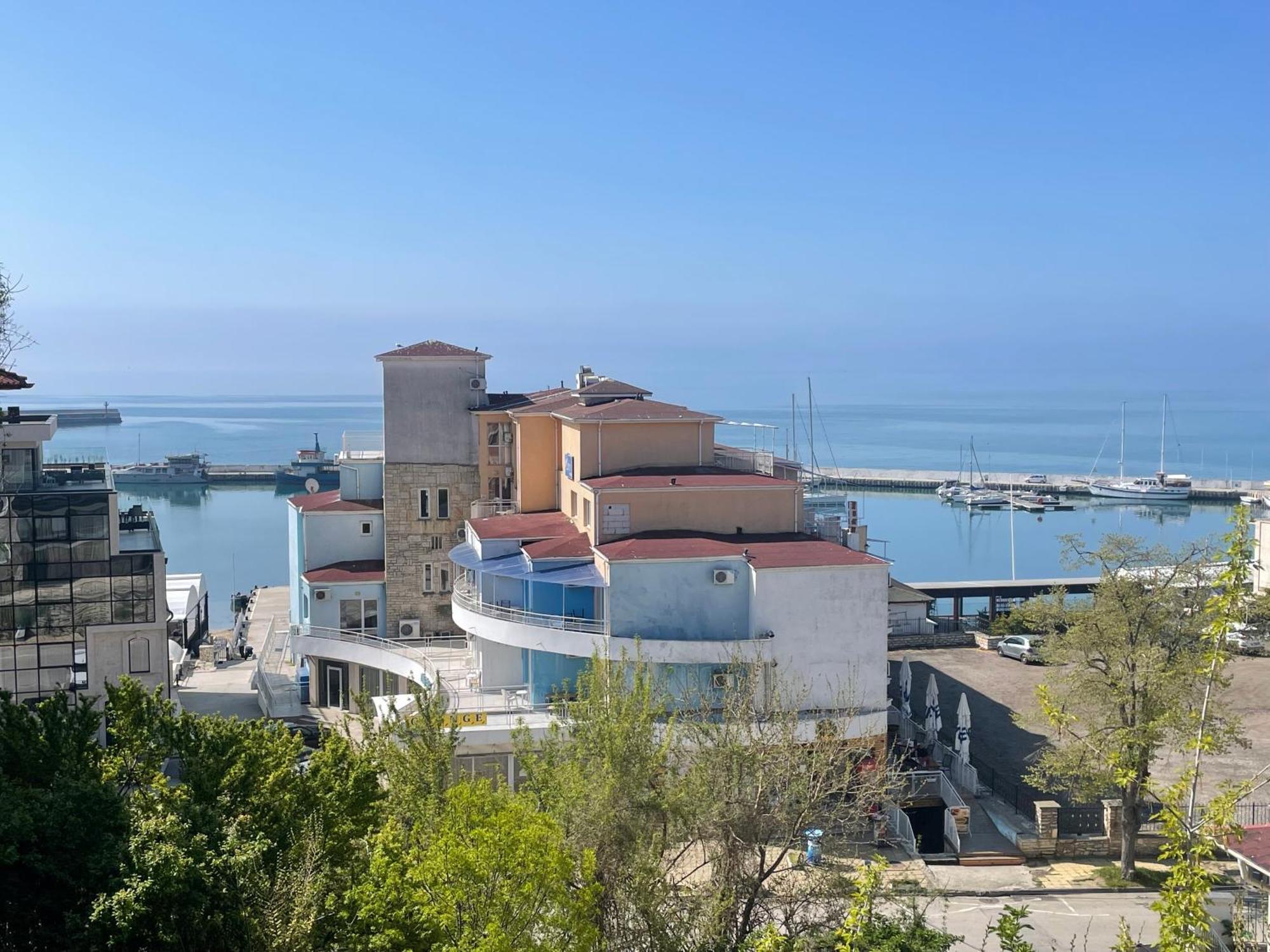 Lotos Hotel Balchik Eksteriør billede