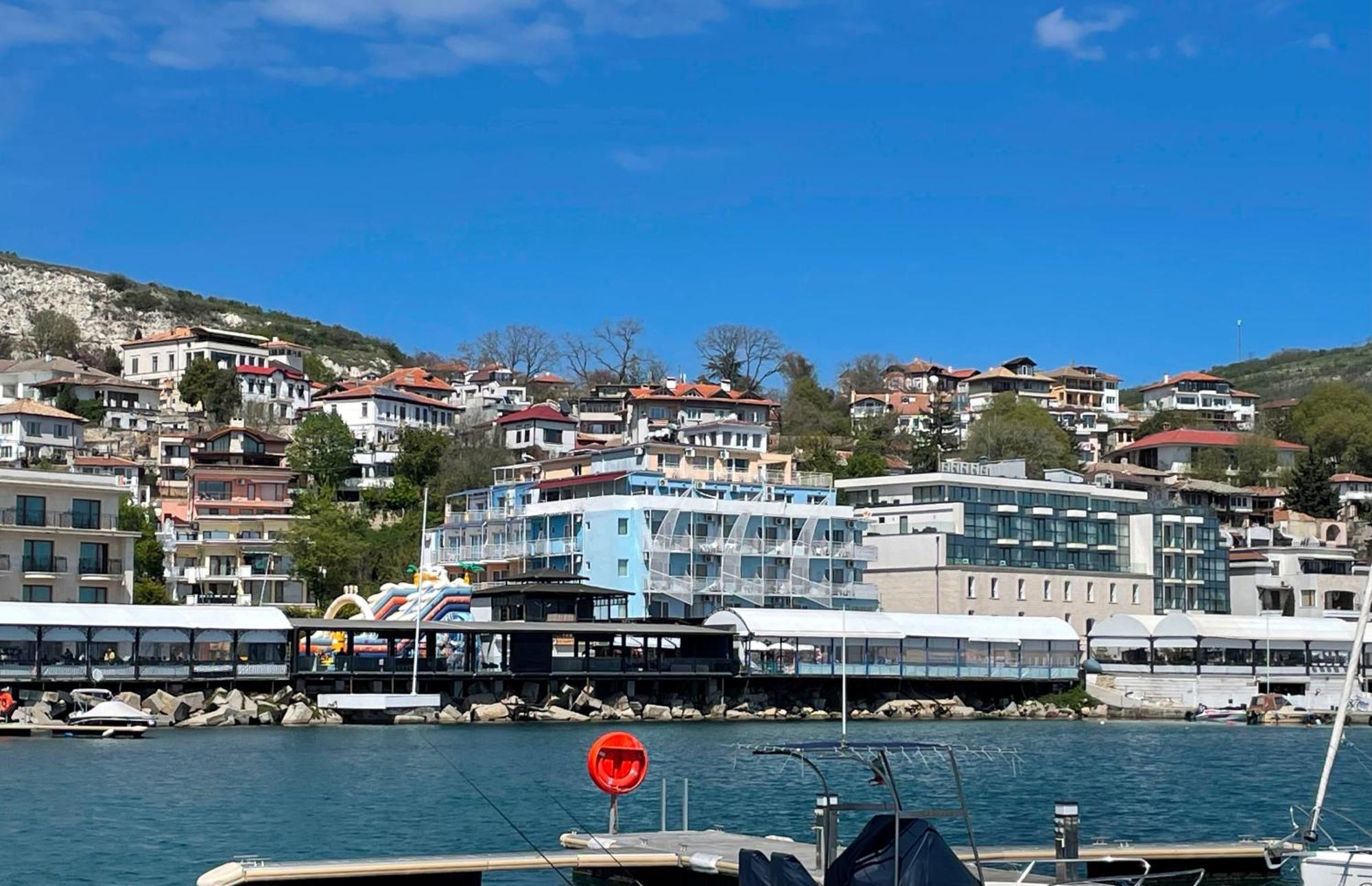 Lotos Hotel Balchik Eksteriør billede