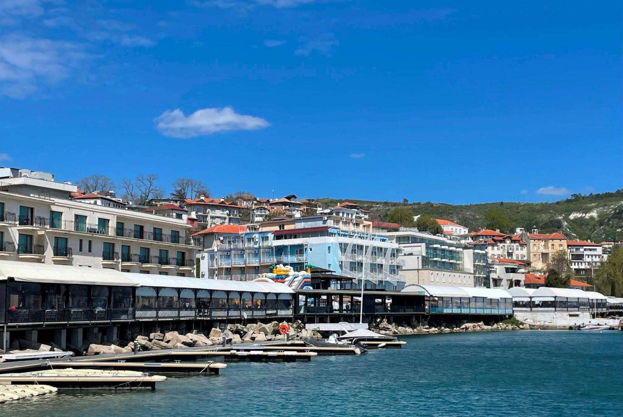 Lotos Hotel Balchik Eksteriør billede