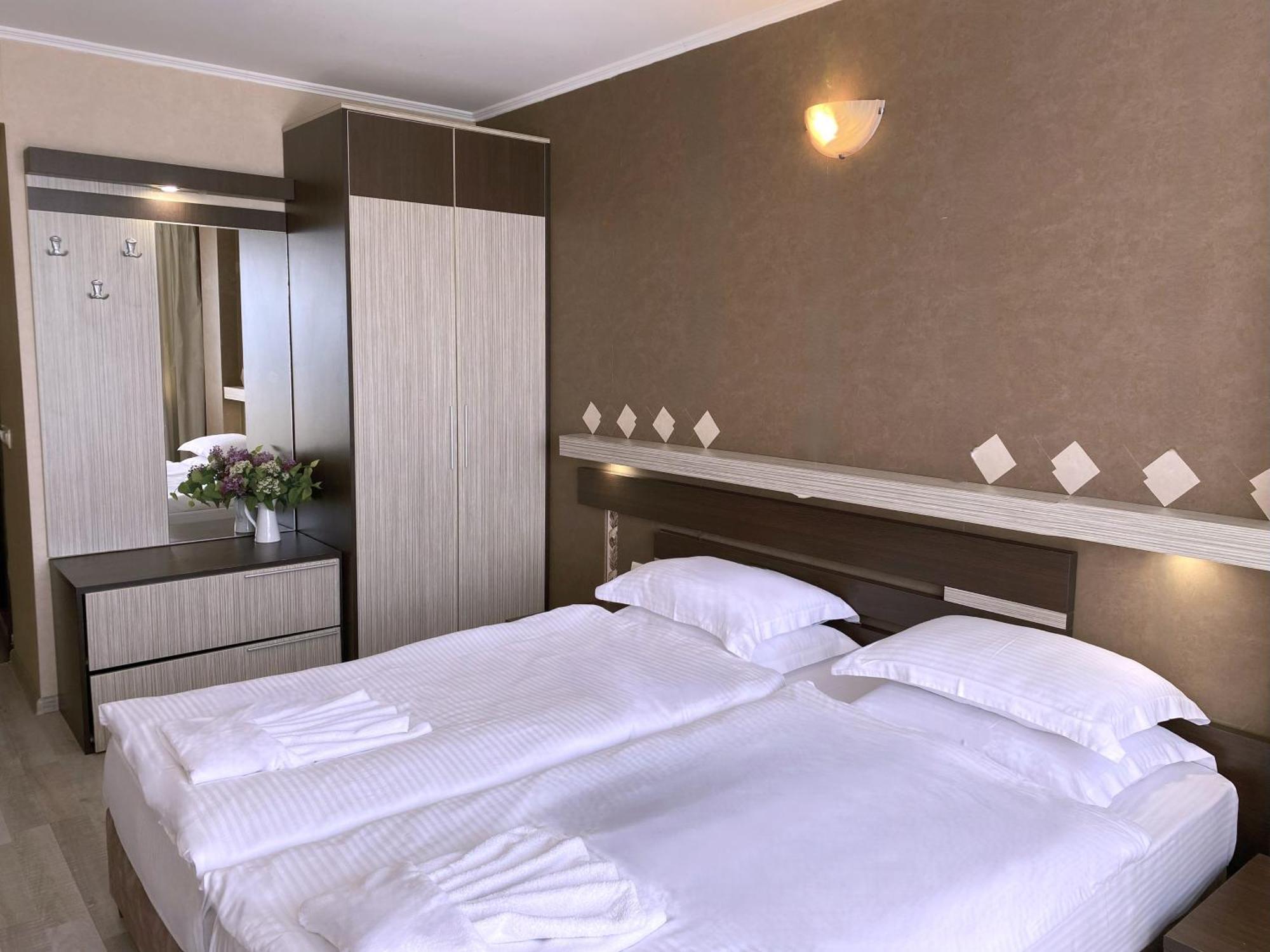 Lotos Hotel Balchik Eksteriør billede